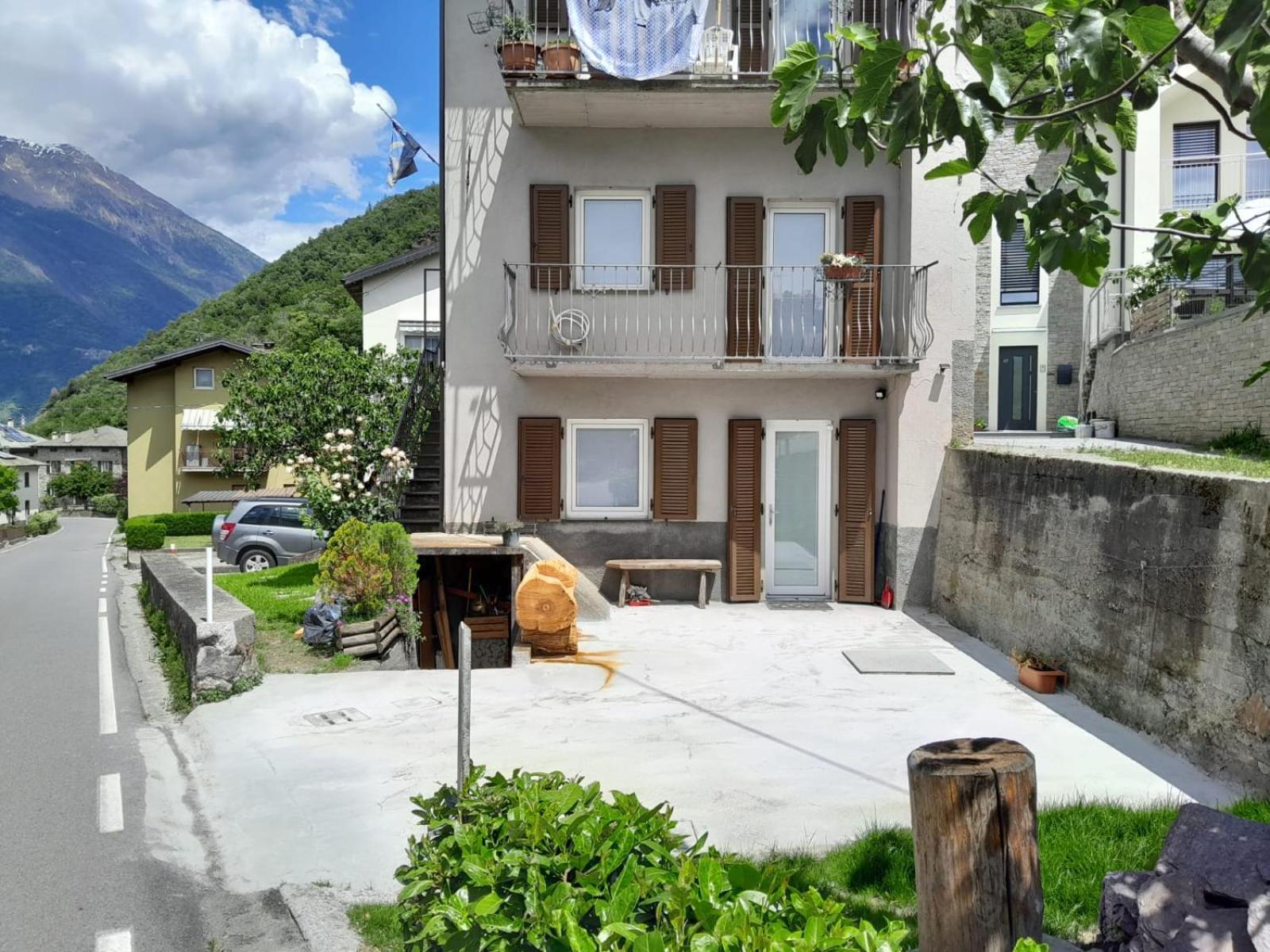 فندق Ca Marasciol A 5 Minuti Dal Trenino Rosso Del Bernina Express Villa di Tirano المظهر الخارجي الصورة